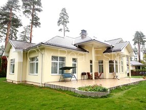 Pārdod māju Rīgā, Berģos 425398