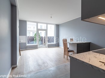 Pārdod dzīvokli Rīgā, Teikā 517262