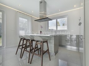 Izīrē māju Jūrmalā, Bulduros 426371