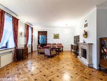 Pārdod dzīvokli Rīgā, Centrā 514195