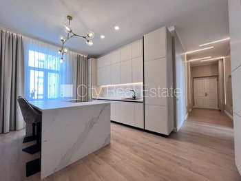 Pārdod dzīvokli Rīgā, Centrā 517734