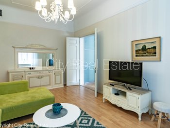 Pārdod dzīvokli Rīgā, Centrā 517257