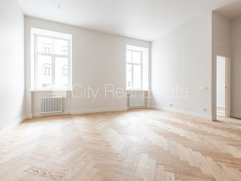 Pārdod dzīvokli Rīgā, Centrā 517744