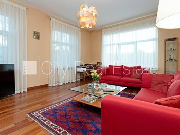 Pārdod dzīvokli Rīgā, Centrā 513537